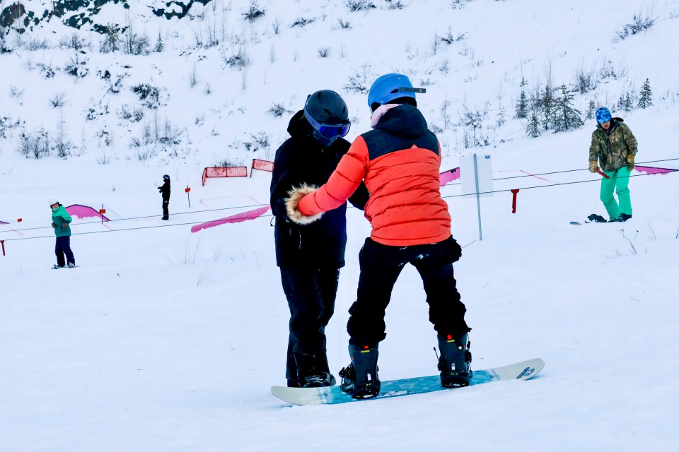Snowboarders learned new skills and gained confidence at the clinic. Emily Blake/Cabin Radio