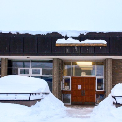 Northwest Territories Centennial Library in Hay River. Emily Blake/Cabin Radio