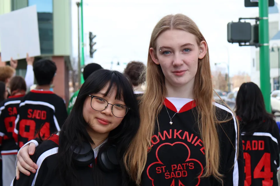 Sadd co-presidents Lan Phan, left, and Alexis Kelly. Aastha Sethi/Cabin Radio