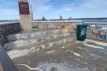 Cleaned up graffiti at Pilot's Monument. Alice Twa/Cabin Radio