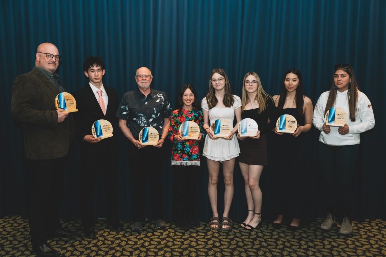 From left: John Stanley, Yuma McEachern, Robin Greig, Emelia Maring, Hayden Smith, Brooke Smith, Reese Wainman and Abigail Arey. Sarah Pruys/Sport North