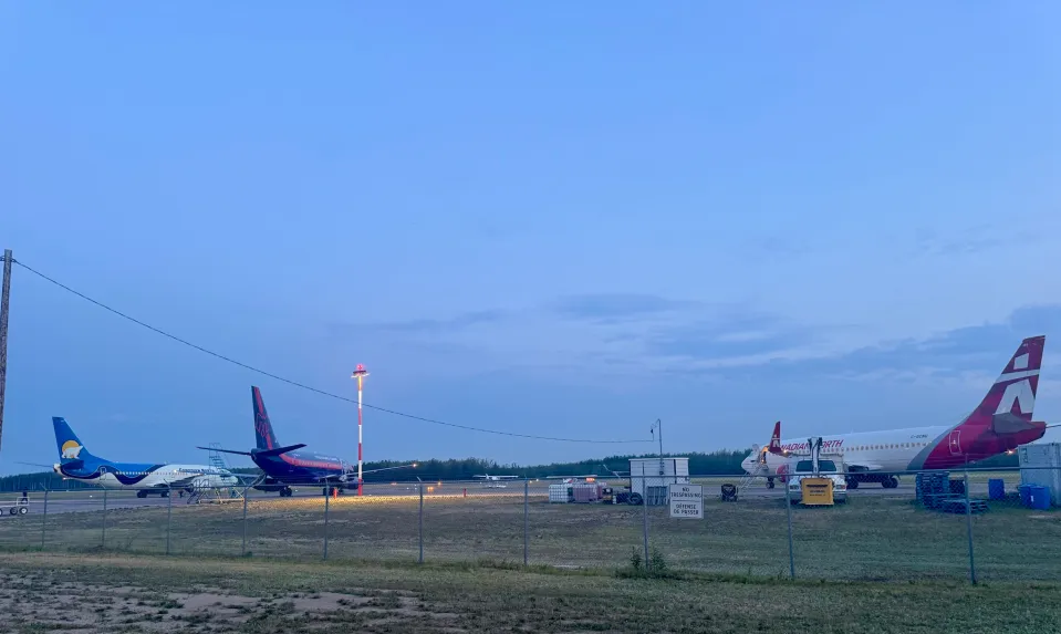 Boeing 737 aircraft on the tarmac at Fort Simpson's airport. Photo: Lynn Canney