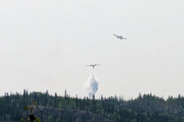 Aircraft attack fire ZF060 northeast of Yellowknife on July 18, 2026. Photo: Bill Braden