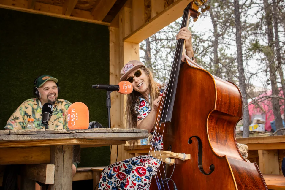 Pamela Mae, right, with Cabin Radio's Kevin MacDonald. Ollie Williams/Cabin Radio