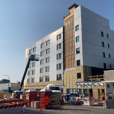 A 50‑unit social housing multiplex under construction in Yellowknife. Alice Twa/Cabin Radio
