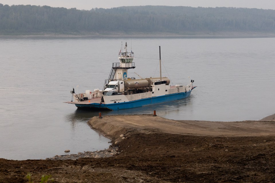 Mackenzie Valley Highway now includes bridges to Fort Simpson, Wrigley